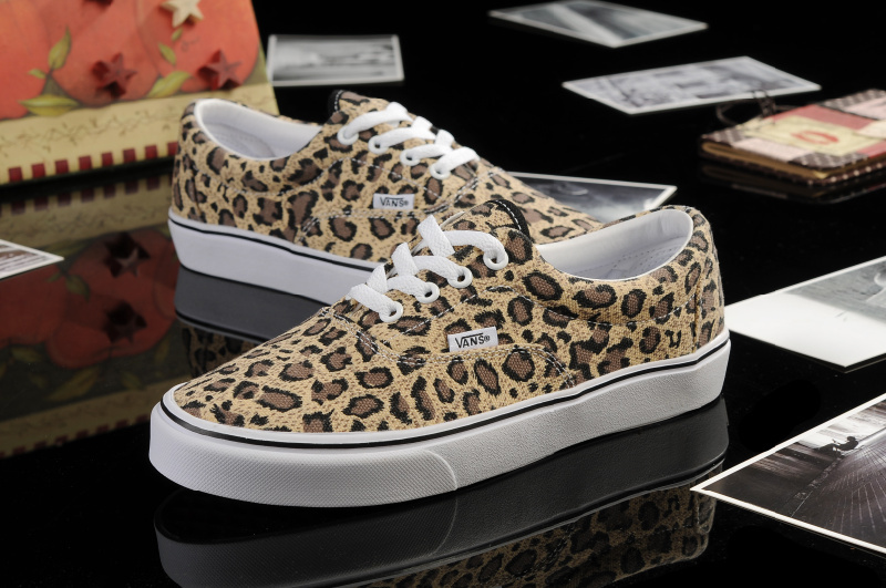 Vans Authentic [M. 04] - Cliquez sur l'image pour la fermer