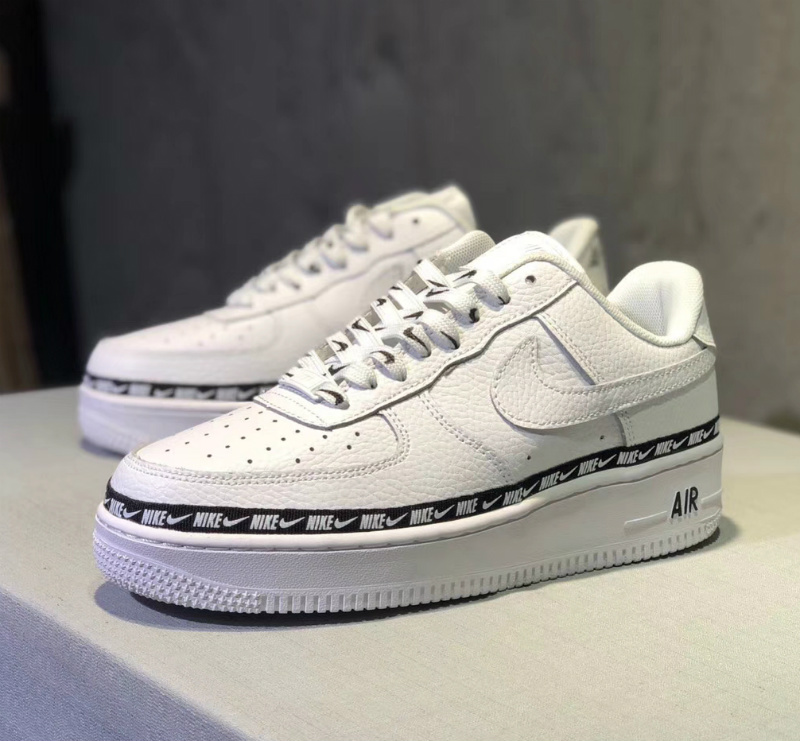 Air Force 1 Lea. [M. 2] - Cliquez sur l'image pour la fermer