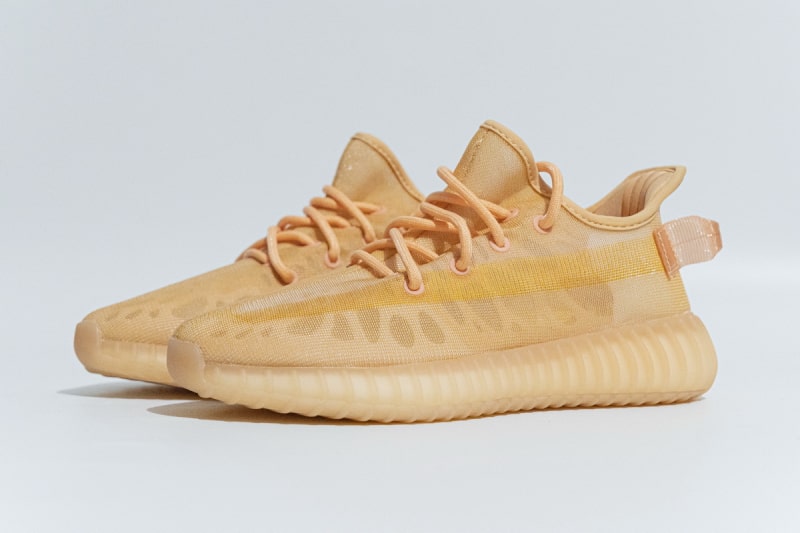 Yeezy Boost 350 V2 [R. 25] - Cliquez sur l'image pour la fermer