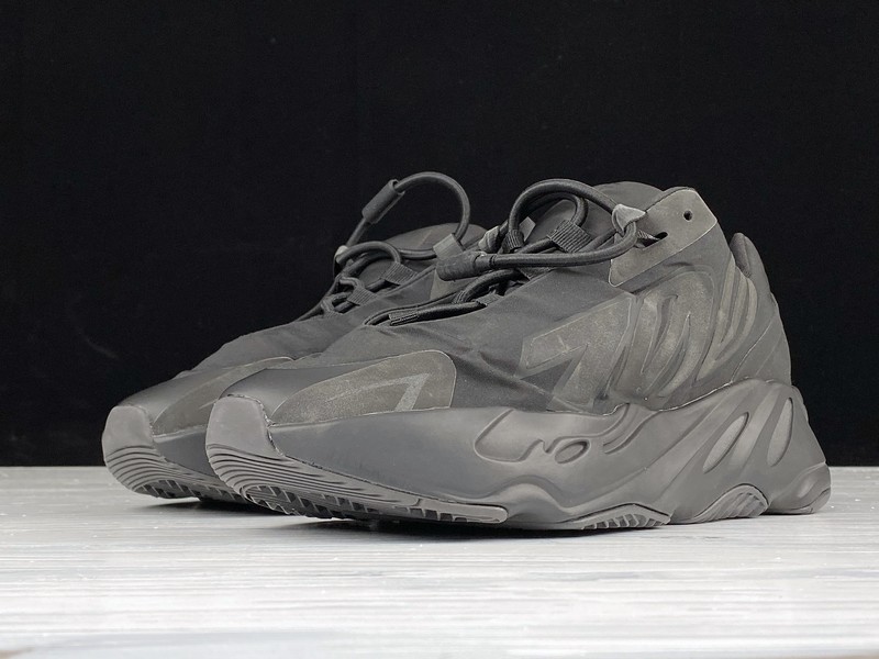 adidas Yeezy 700 MNVN Black - Cliquez sur l'image pour la fermer