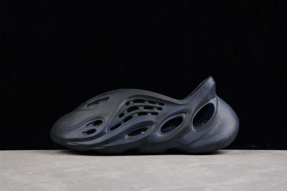 Yeezy Foam RNNR [X. 9] - Cliquez sur l'image pour la fermer