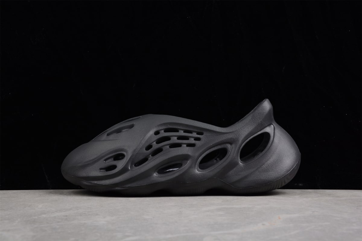 Yeezy Foam RNNR [X. 3] - Cliquez sur l'image pour la fermer