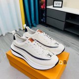 Louis Vuitton Trainer [M. 10]