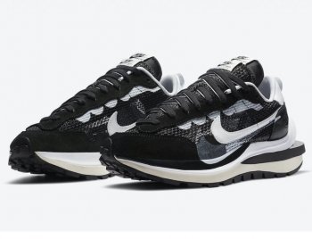 Nike x sacai VaporWaffle 'Black and White'
